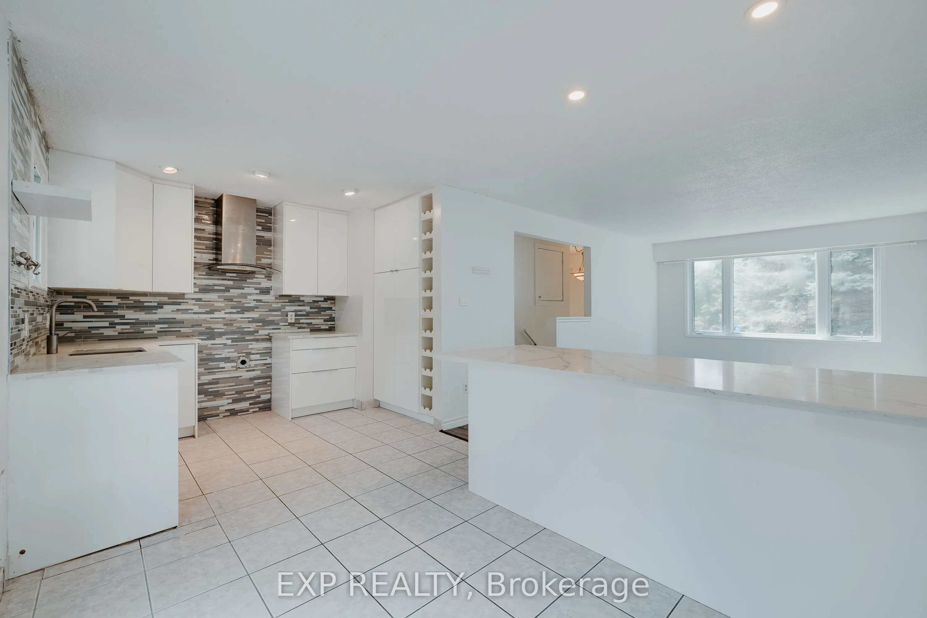 595 Pioneer Drive