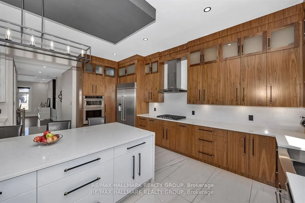 595 Shoreway Drive