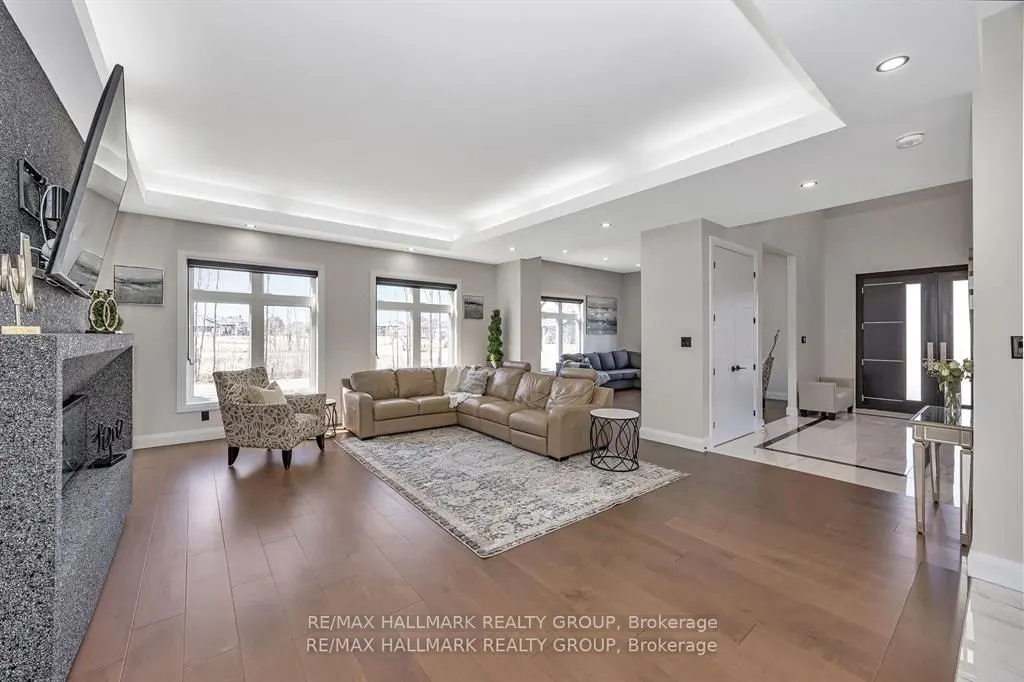 595 Shoreway Drive