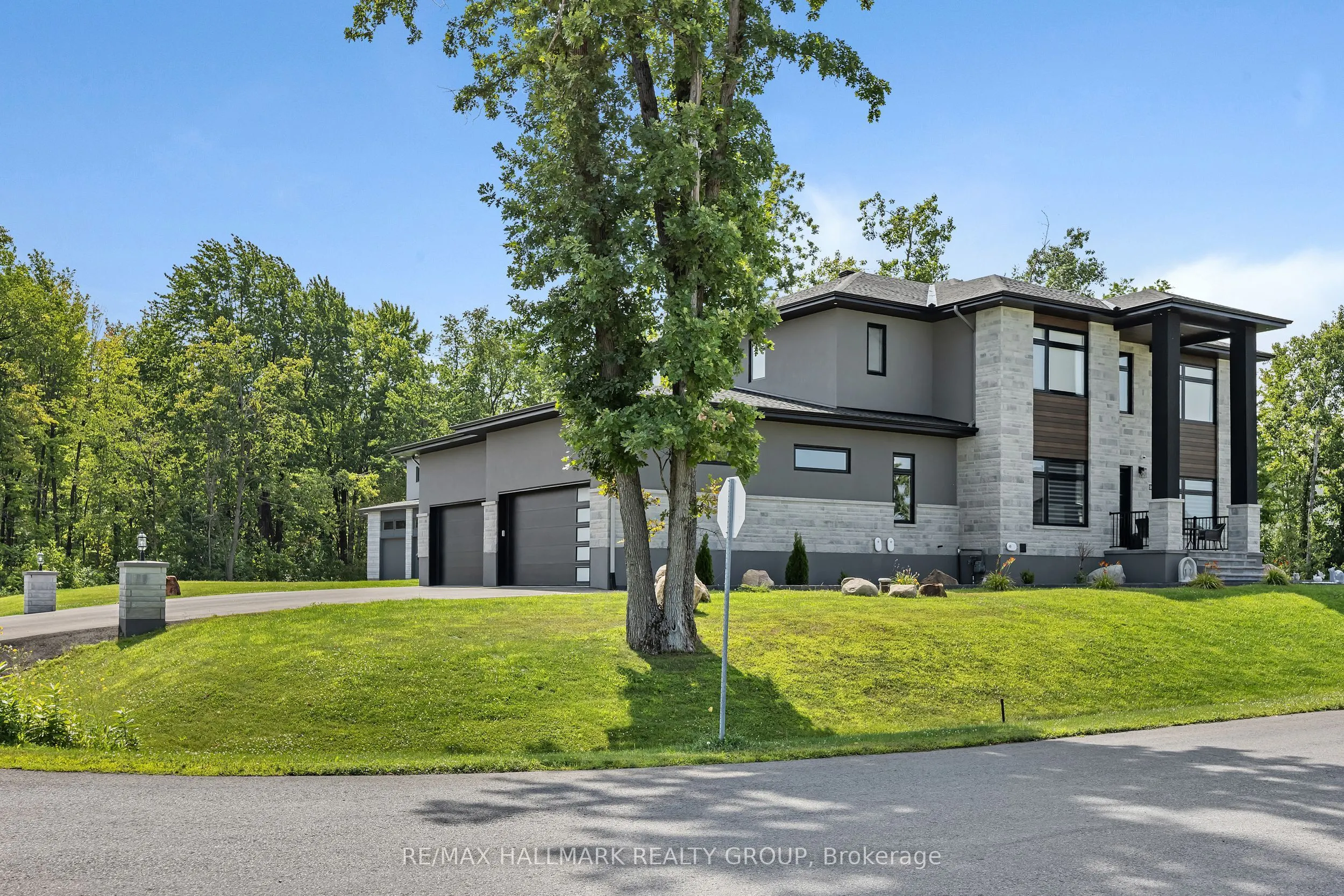595 Shoreway Drive