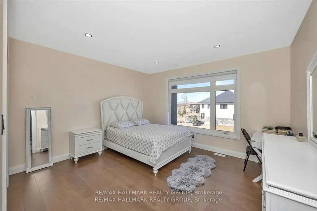 595 Shoreway Drive