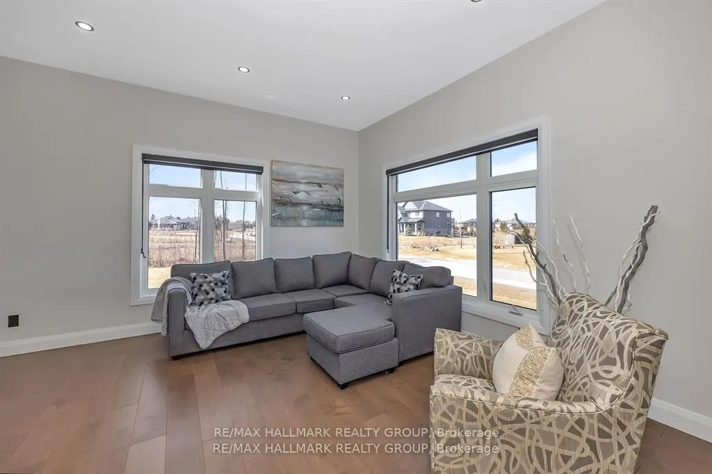 595 Shoreway Drive