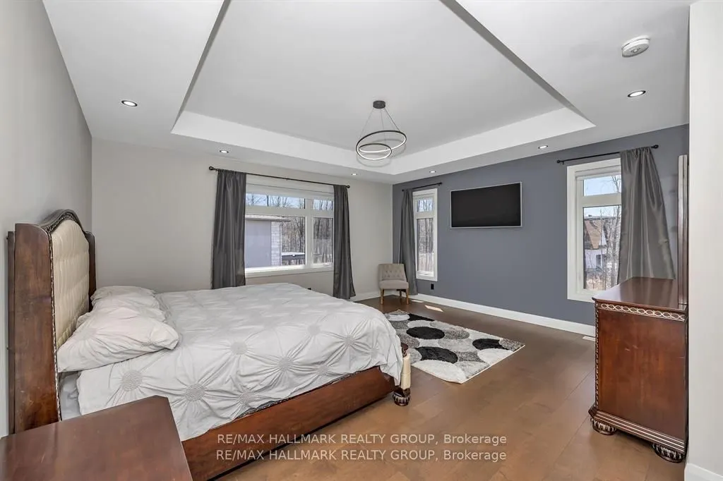 595 Shoreway Drive