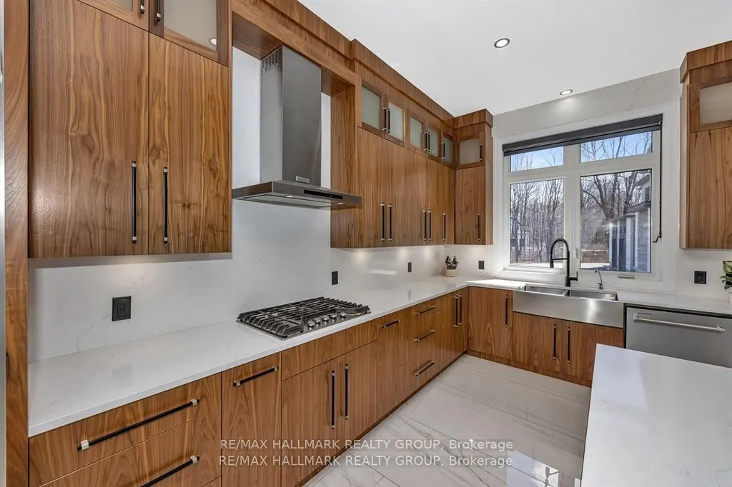 595 Shoreway Drive