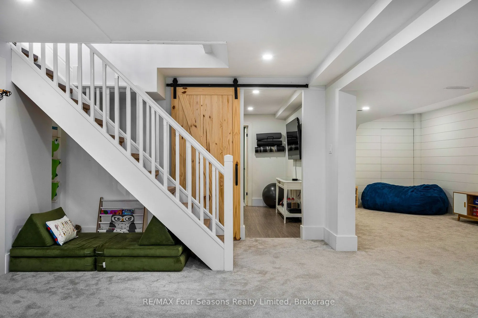 141 Aspen Way