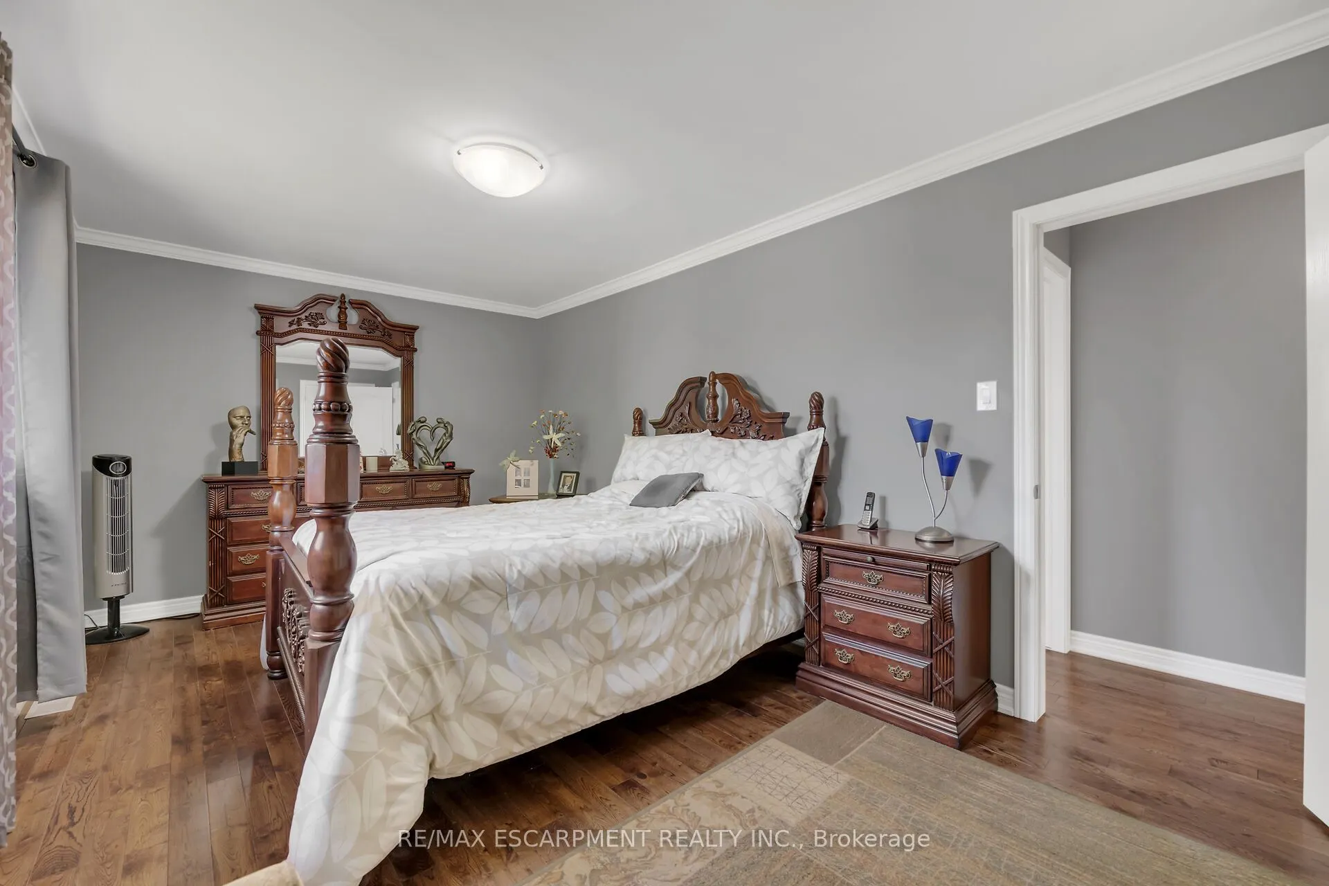 982 Highland Road E