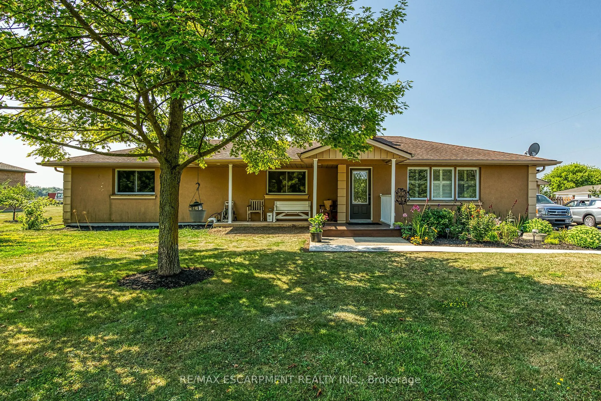 982 Highland Road E