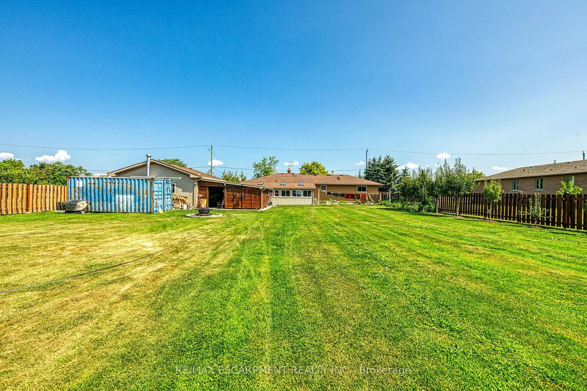 982 Highland Road E