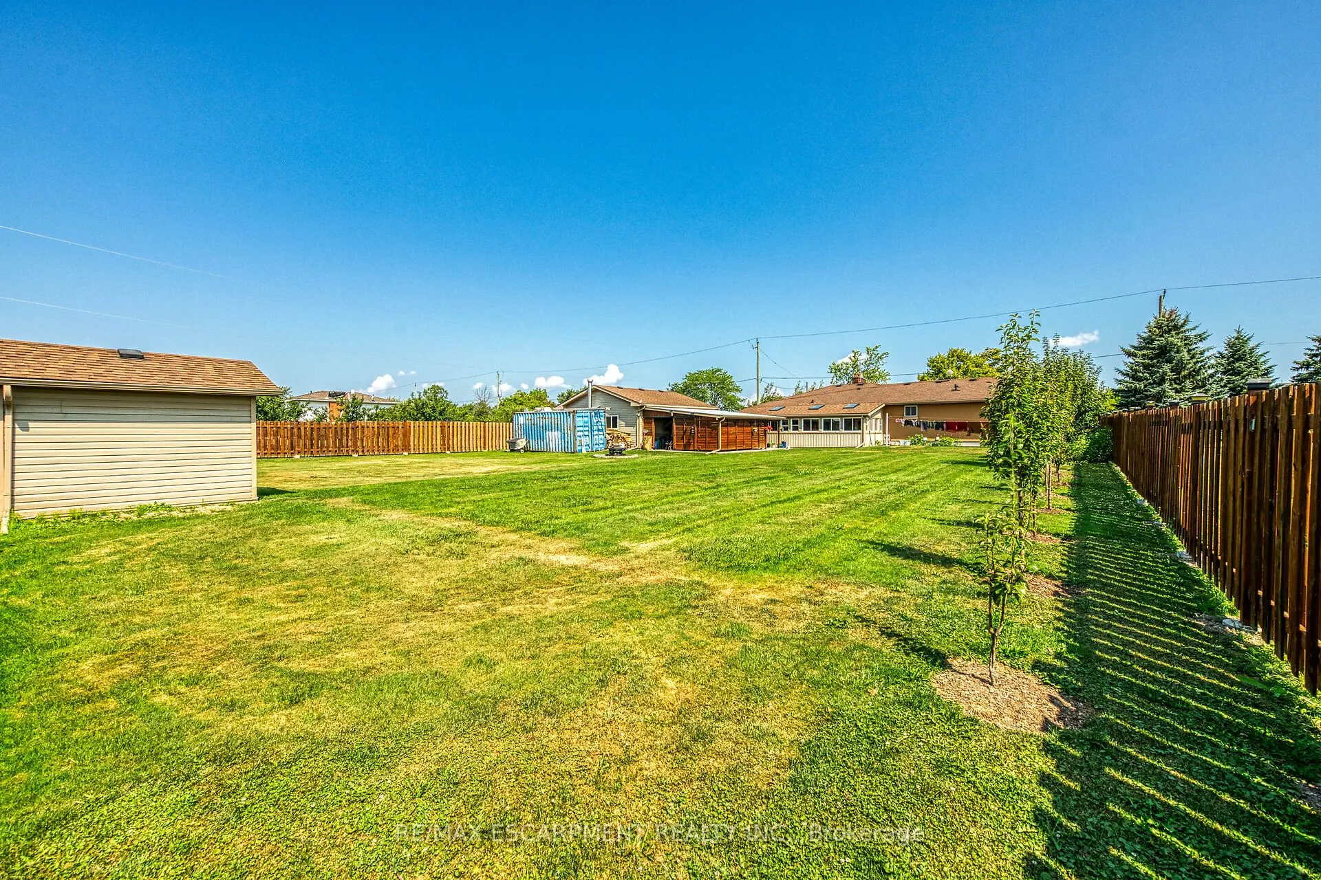 982 Highland Road E