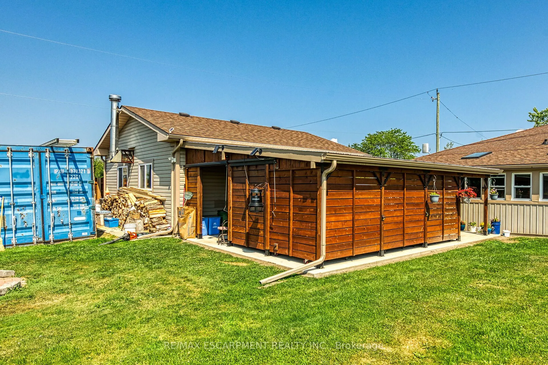982 Highland Road E