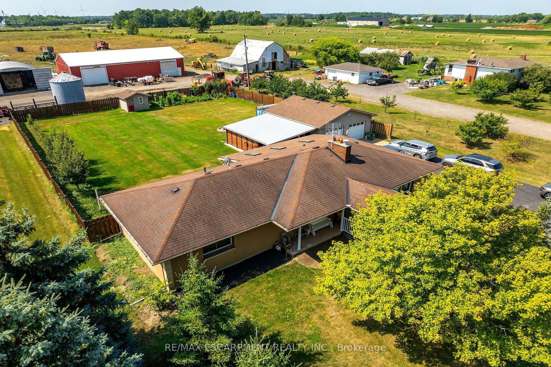 982 Highland Road E