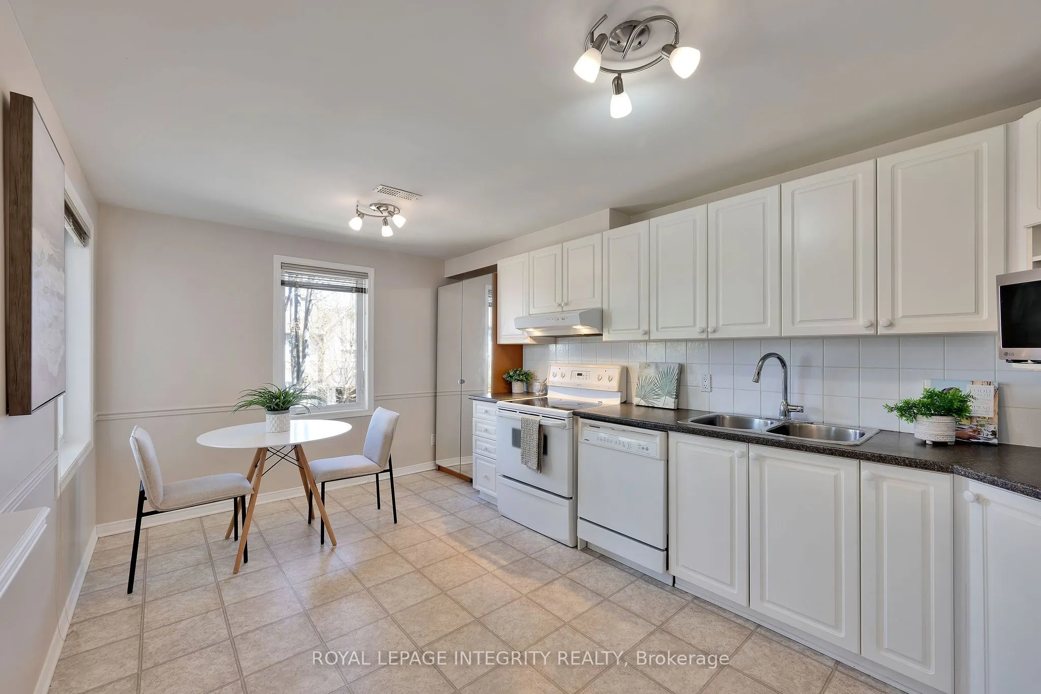 10 Daybreak Street