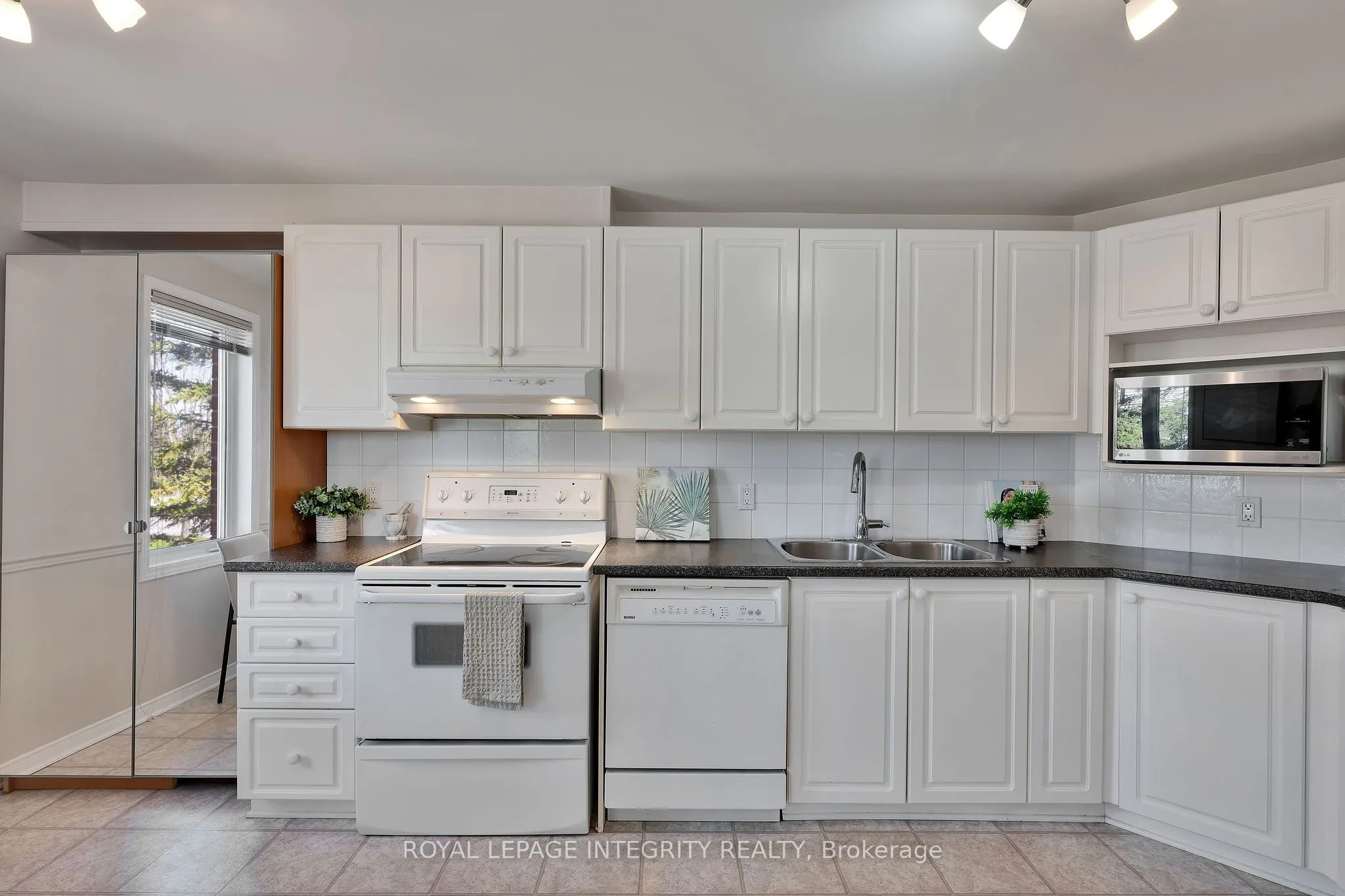 10 Daybreak Street