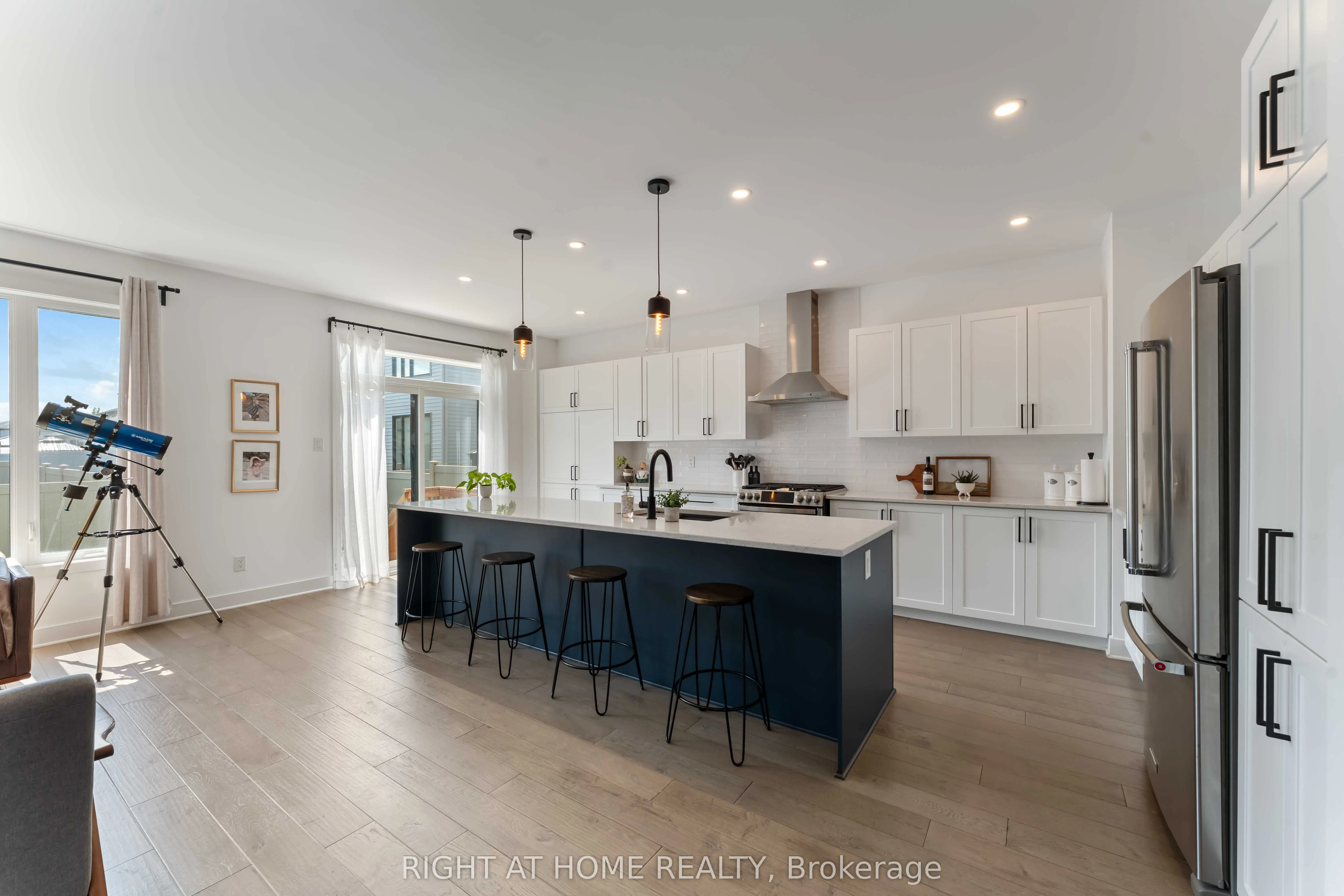 182 CREVASSE Road