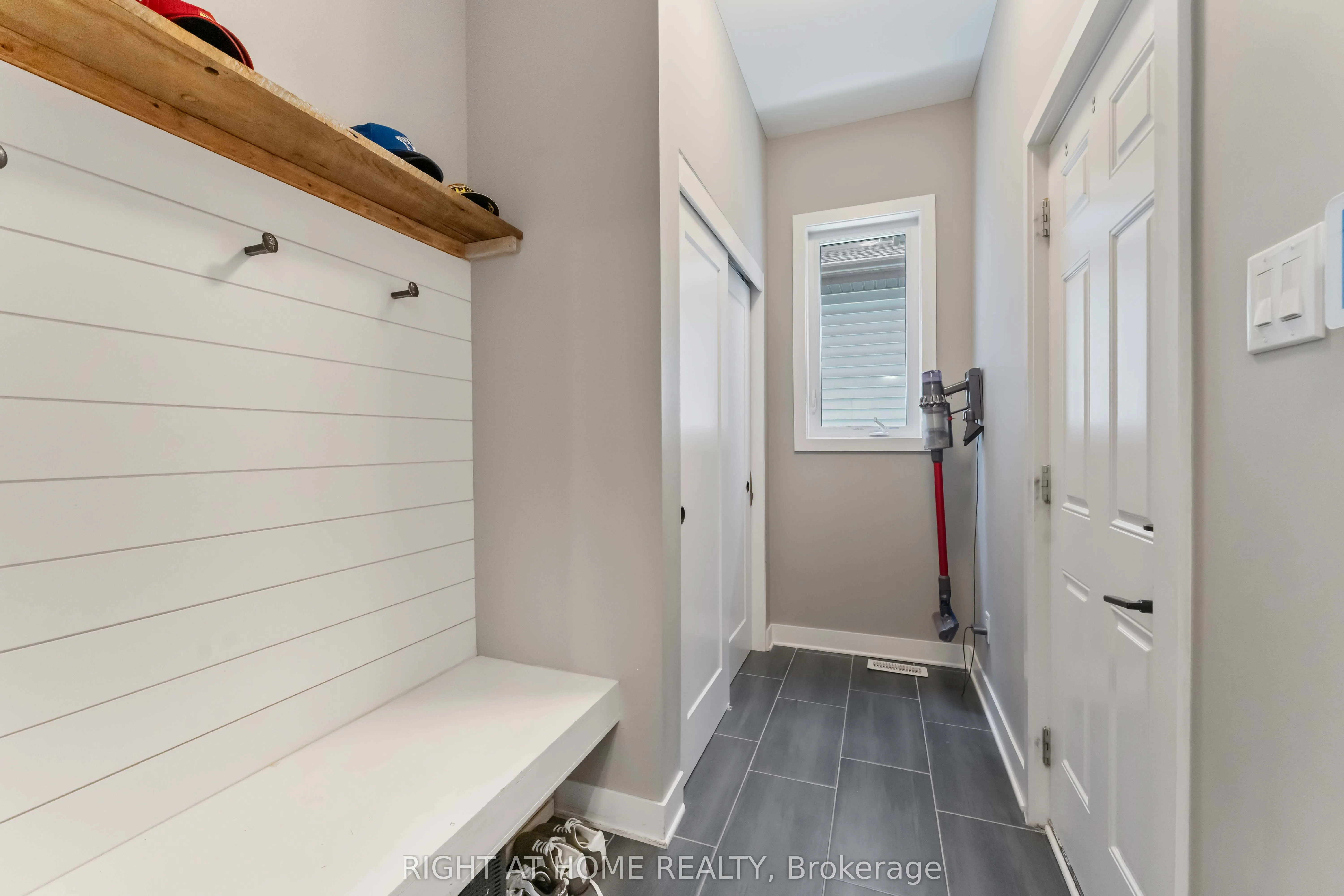 182 CREVASSE Road
