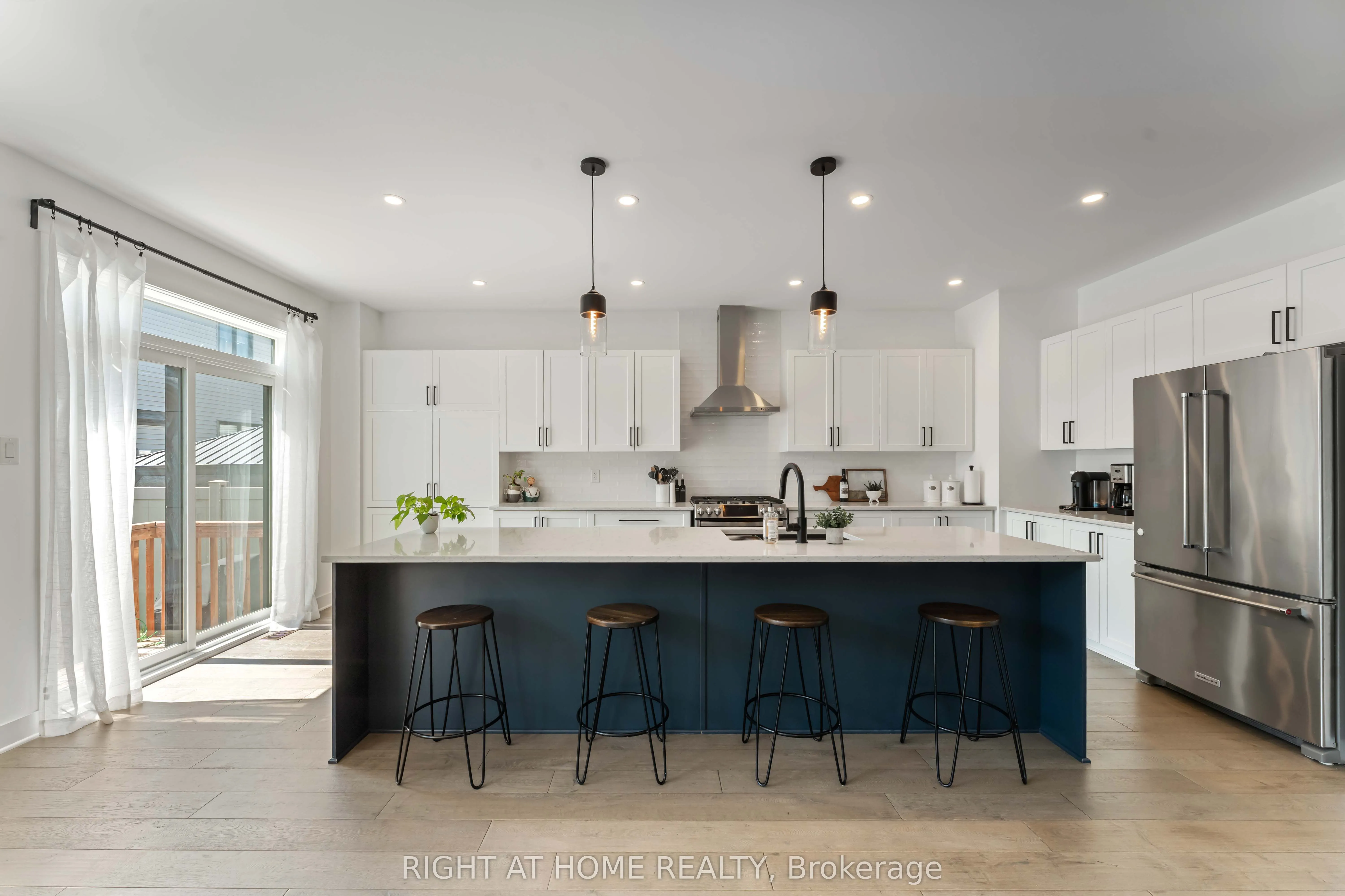 182 CREVASSE Road