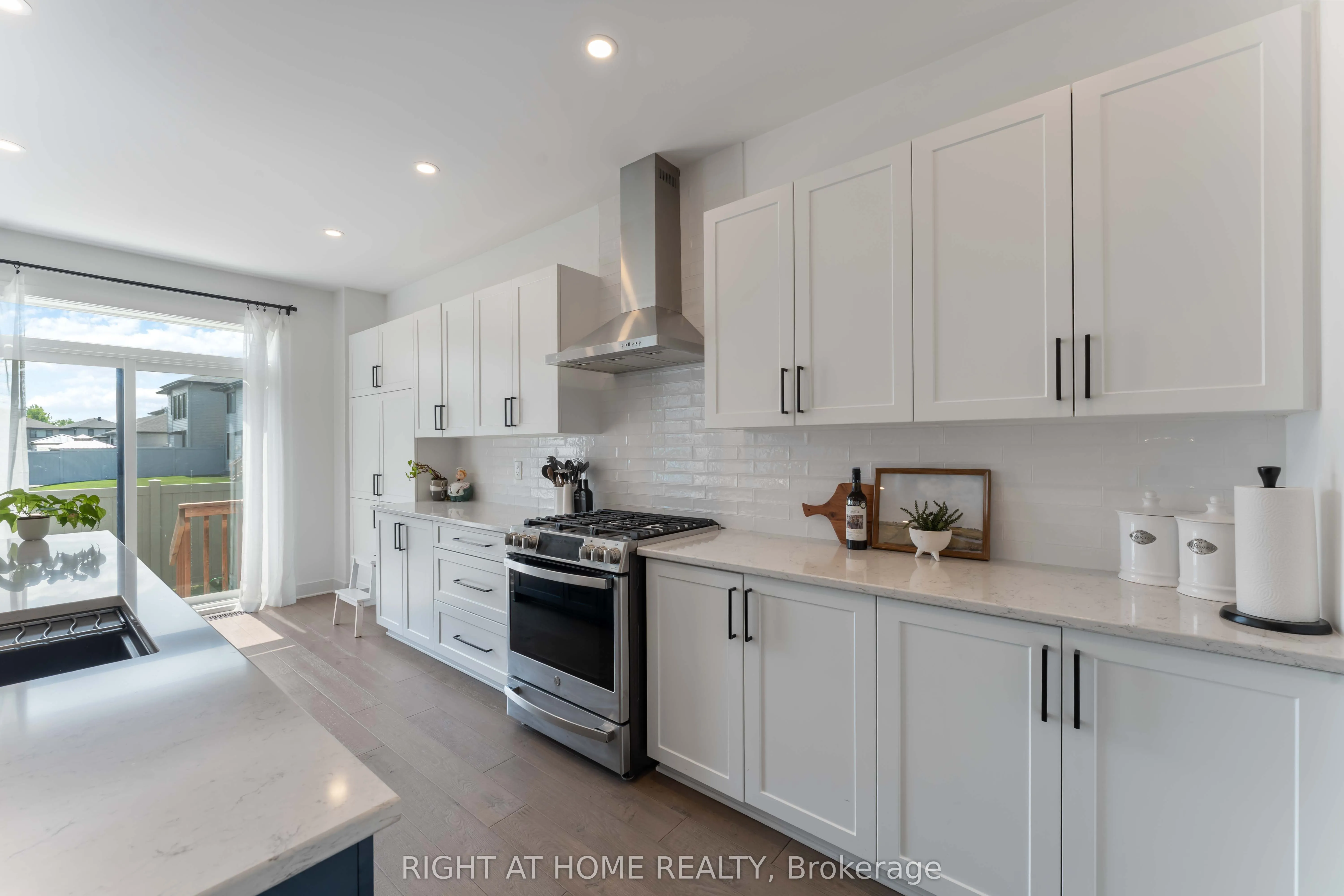 182 CREVASSE Road