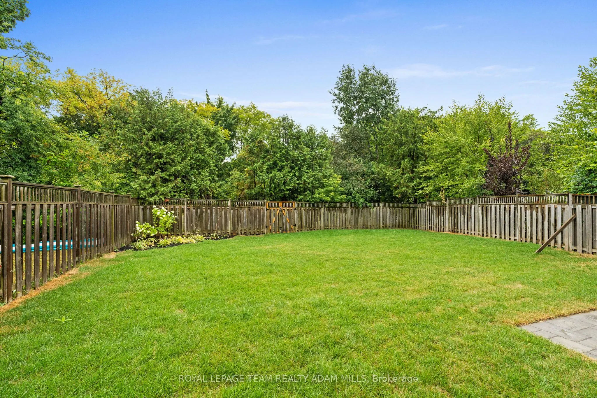 22 Fireside Crescent