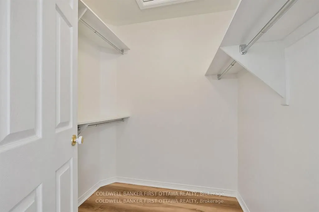 107 COLUMBIA Avenue