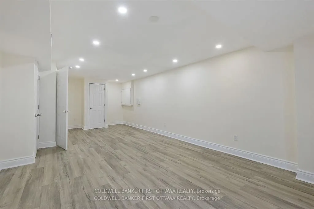 107 COLUMBIA Avenue