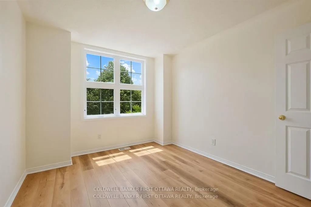 107 COLUMBIA Avenue
