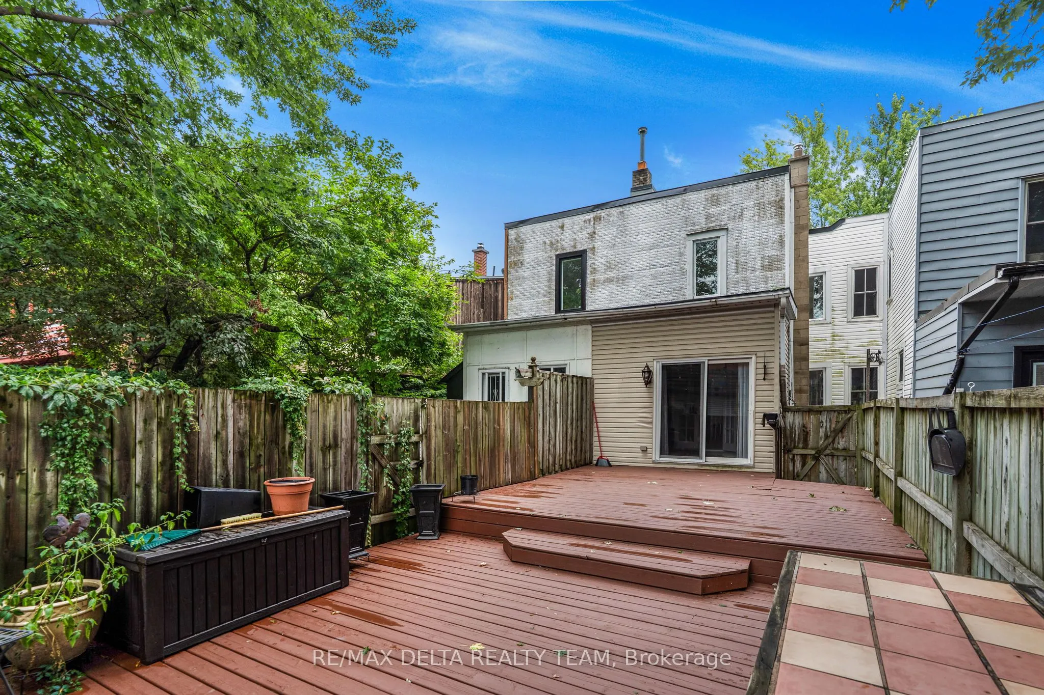 245 York Street