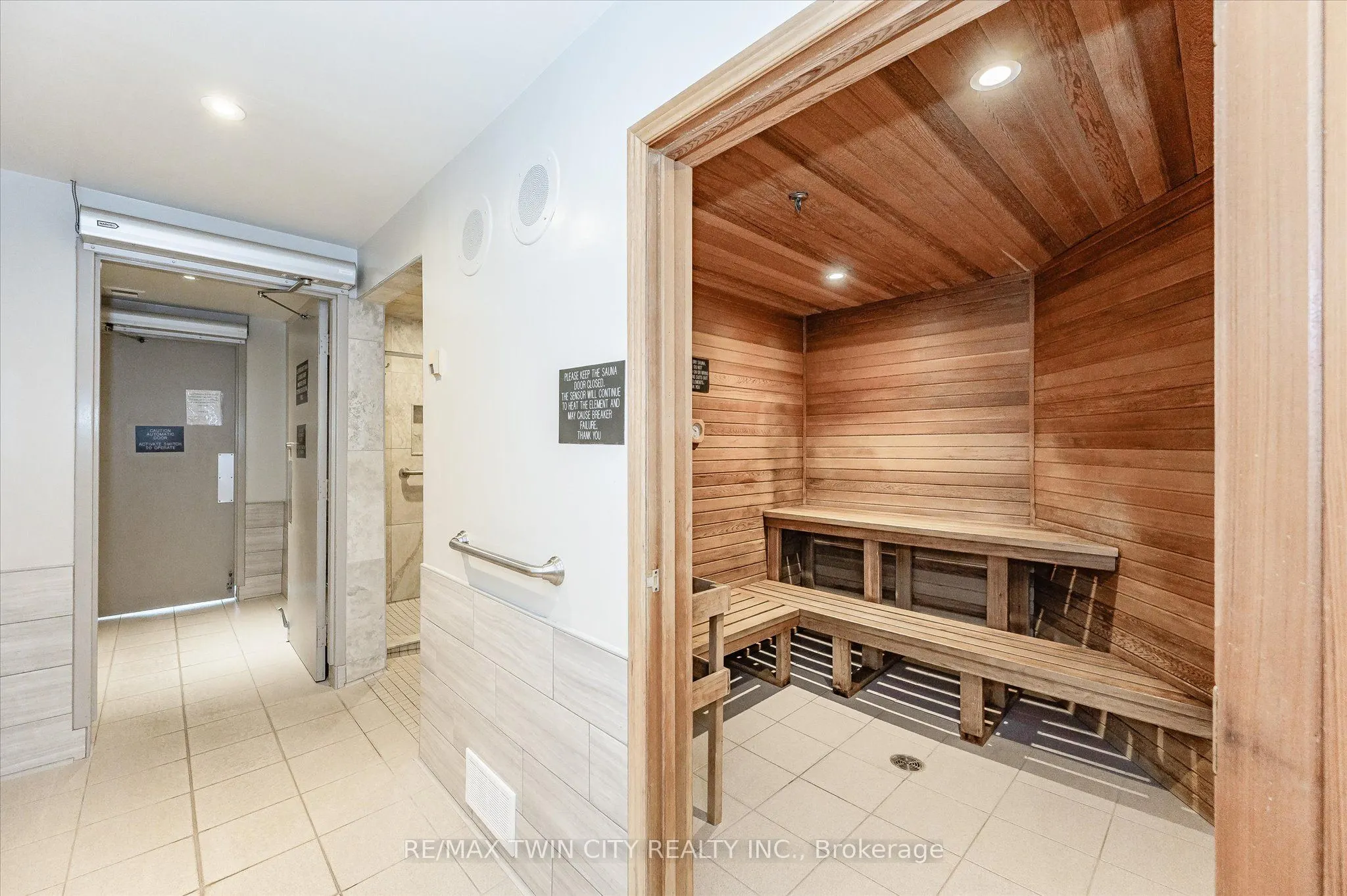 6 WILLOW Street, #704