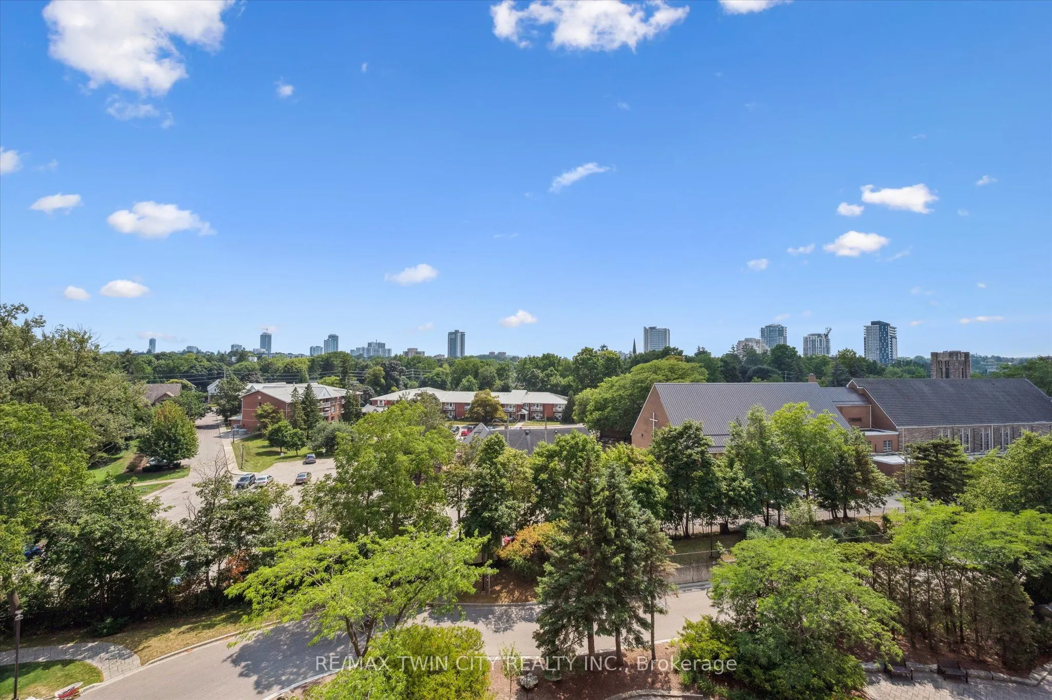 6 WILLOW Street, #704