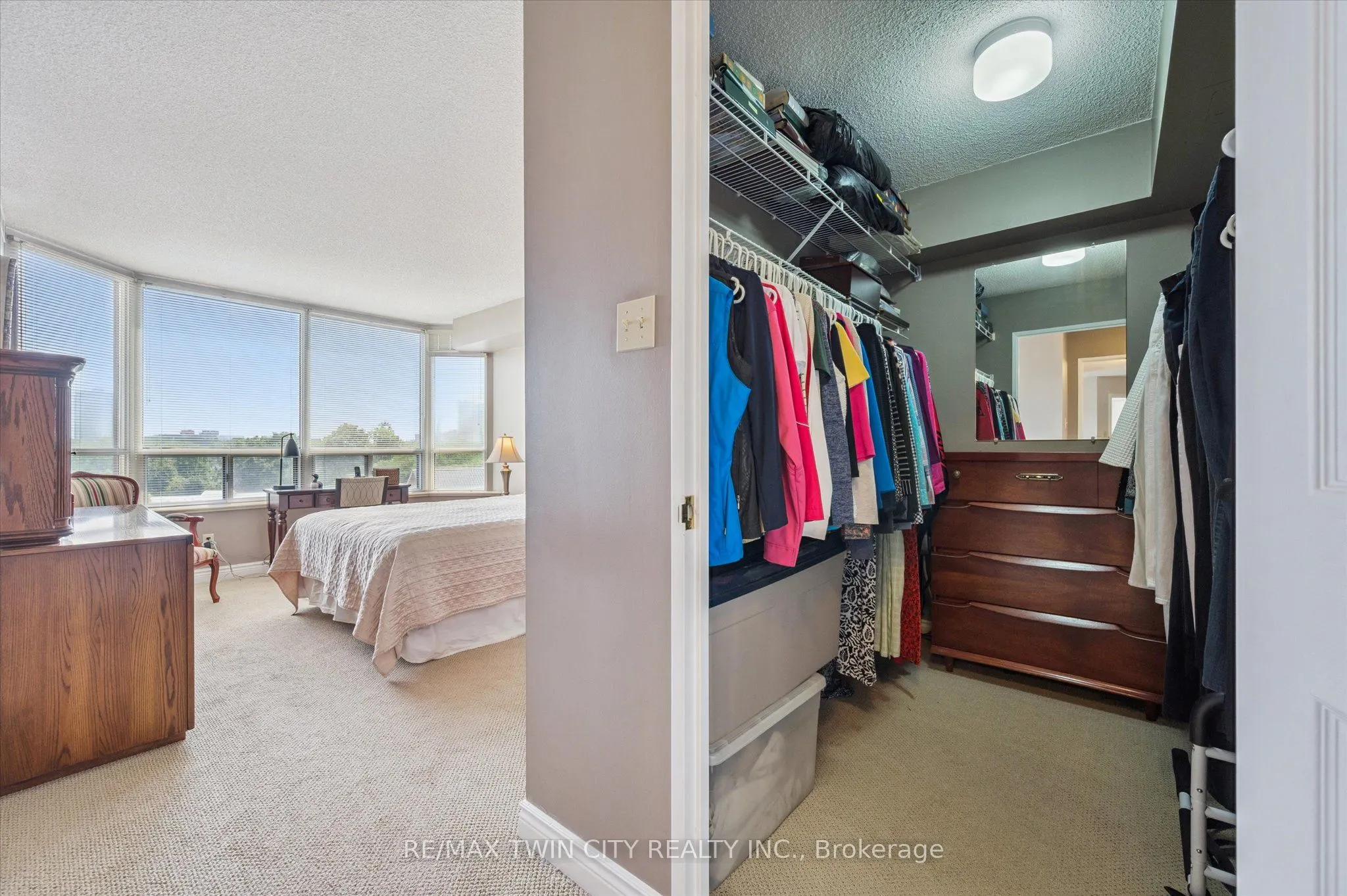 6 WILLOW Street, #704