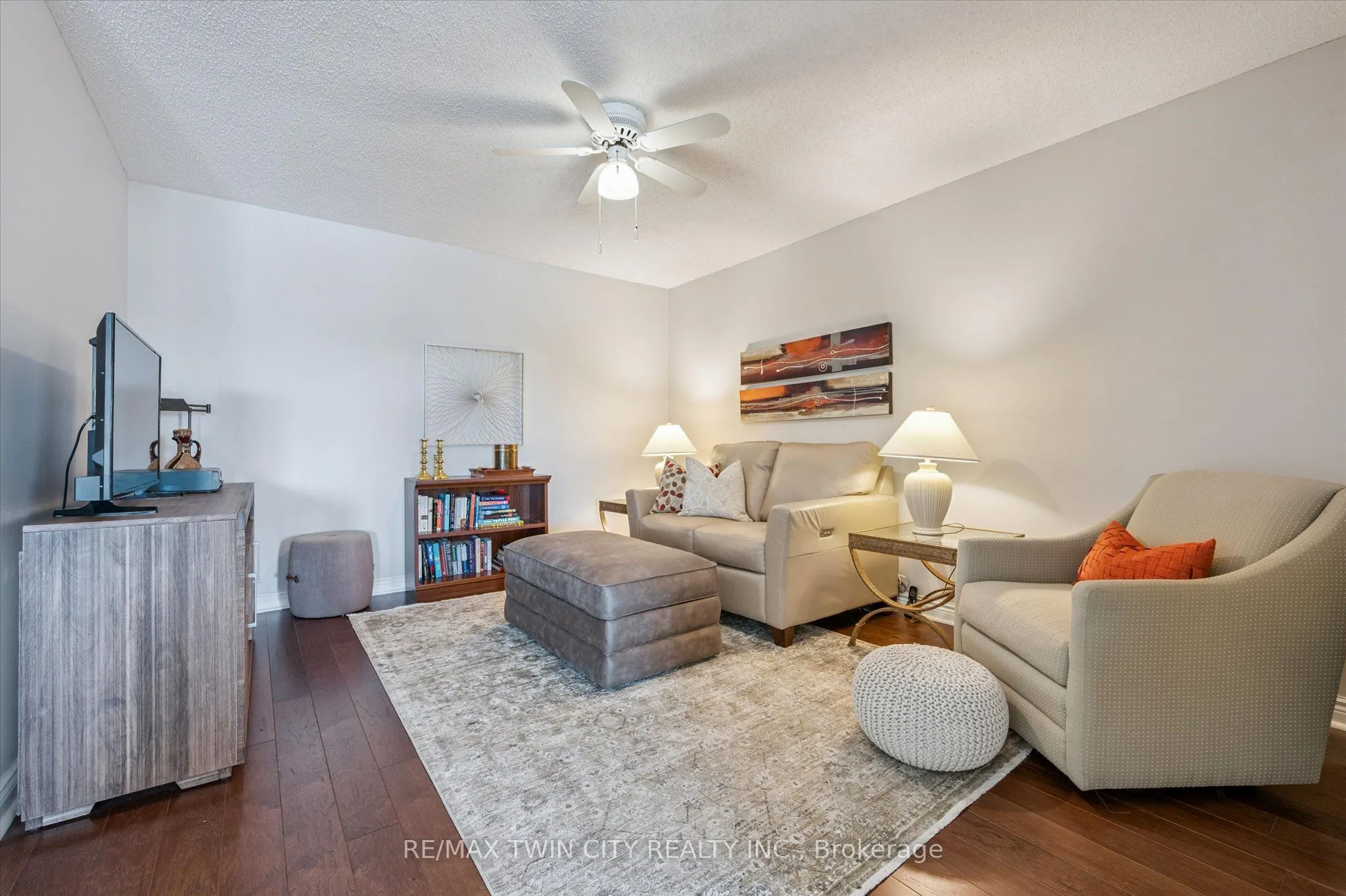 6 WILLOW Street, #704