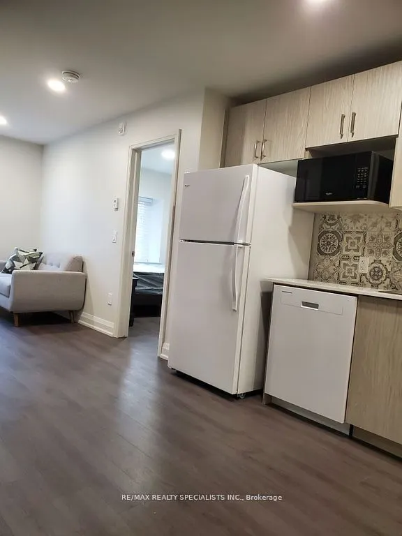 307 King Street E, #302