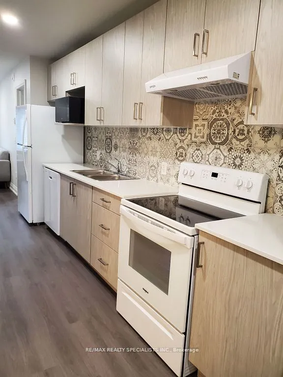 307 King Street E, #302
