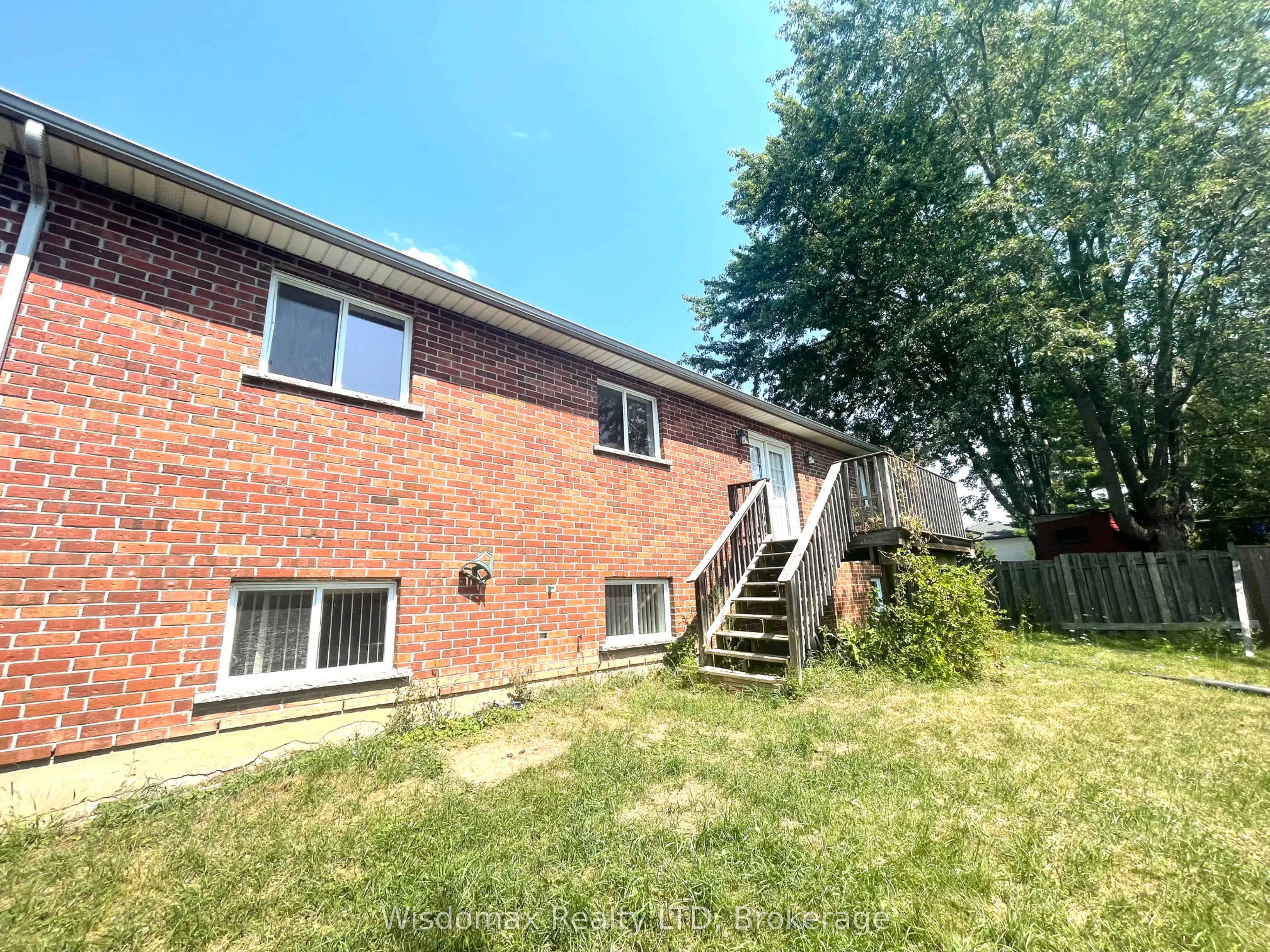 19 CHAPEL HILL Crescent