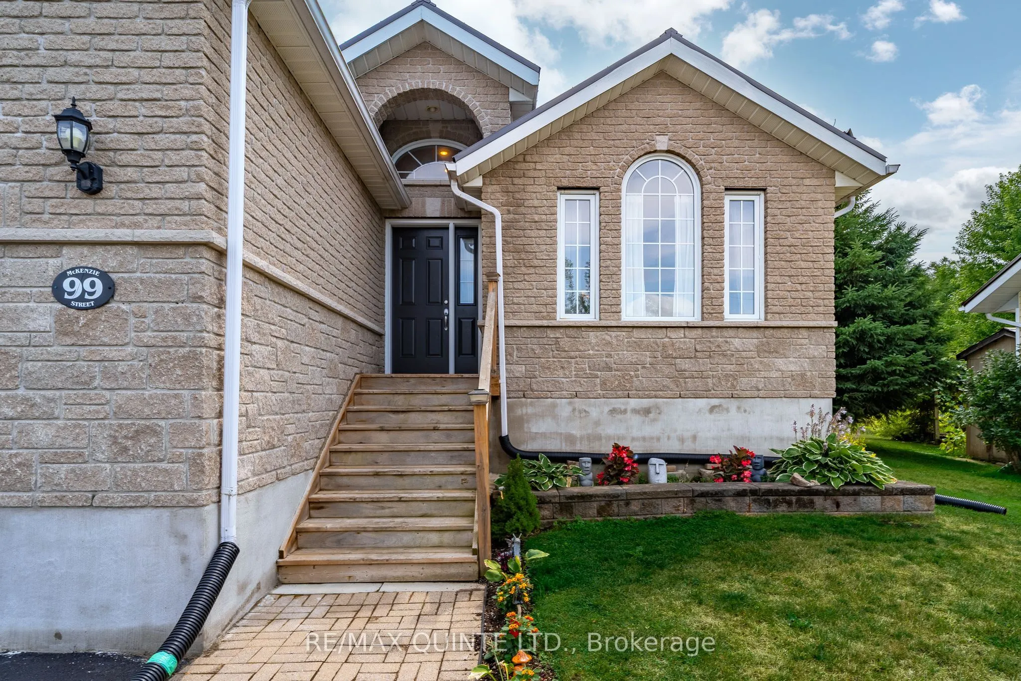 99 Mckenzie Street
