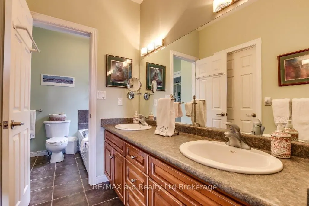 717 Garden Court Crescent