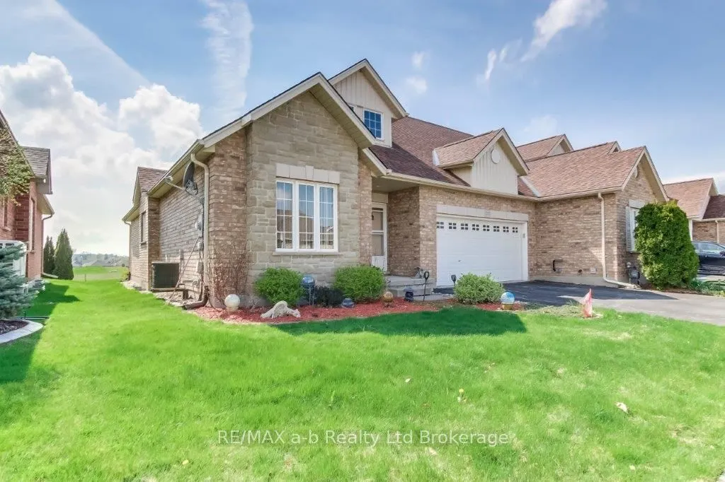 717 Garden Court Crescent