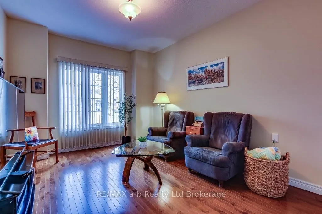 717 Garden Court Crescent