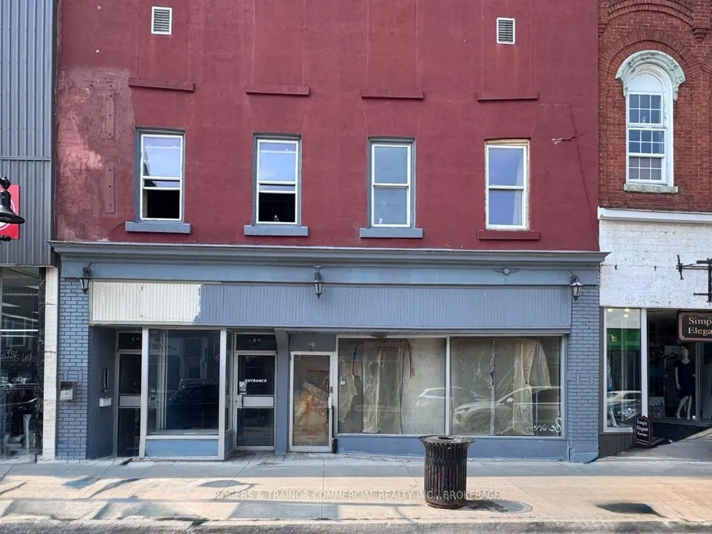 21 Dundas Street E