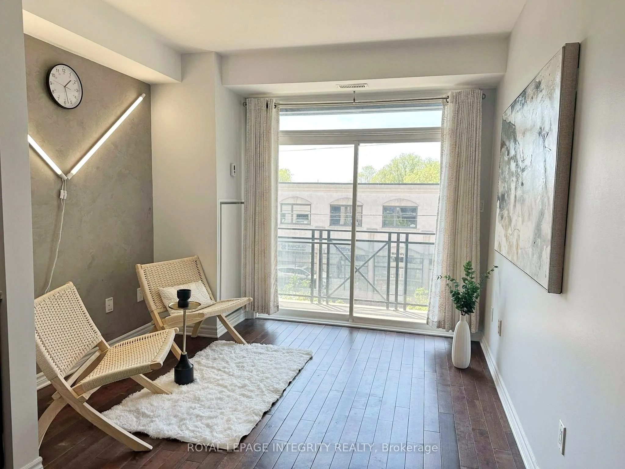 429 Kent Street, #320