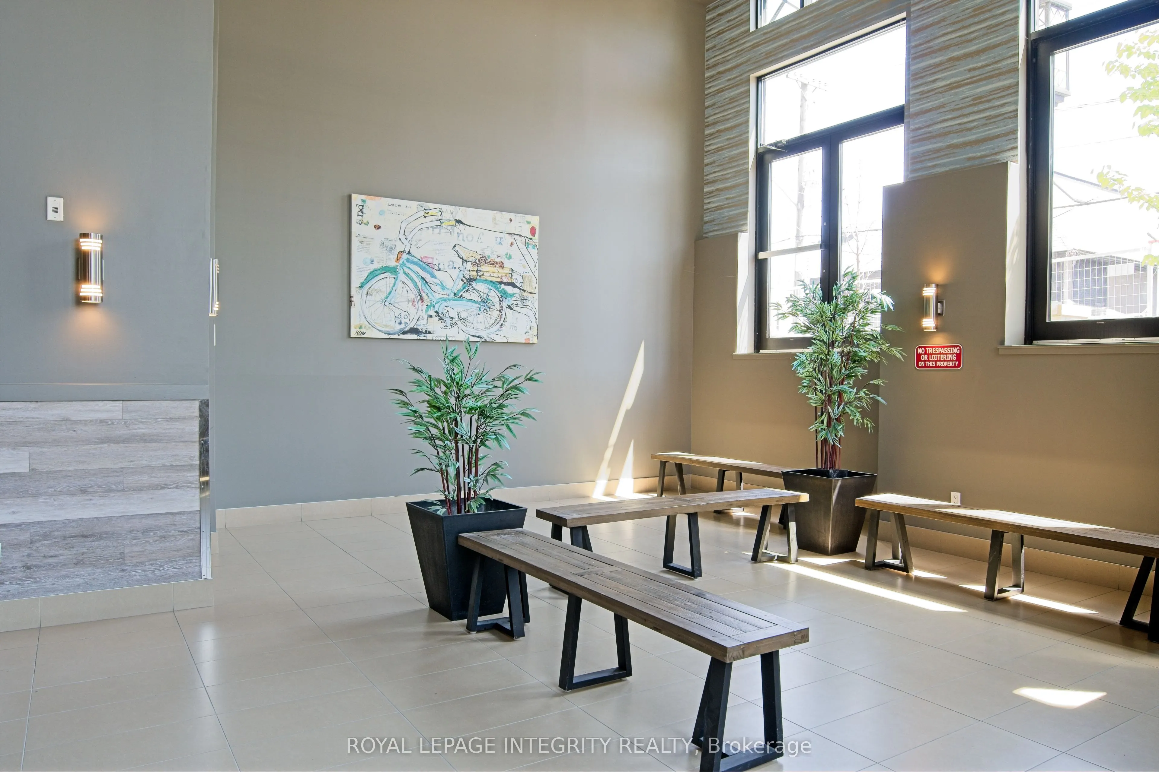 429 Kent Street, #320