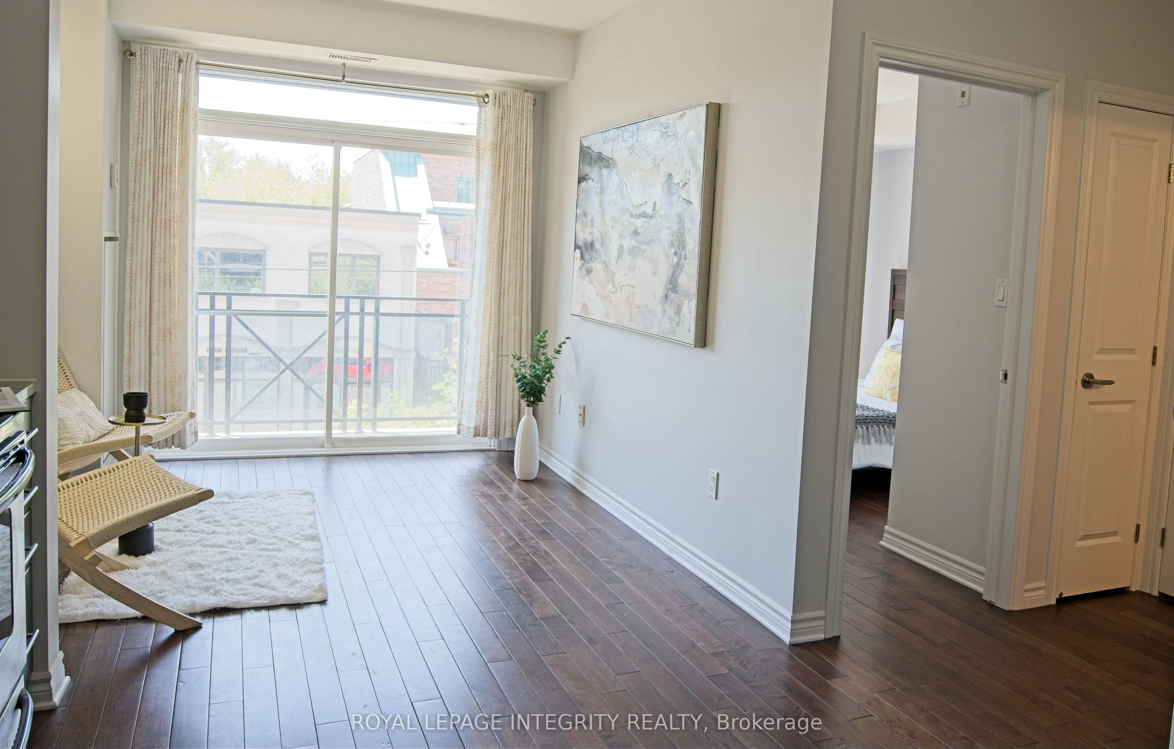 429 Kent Street, #320
