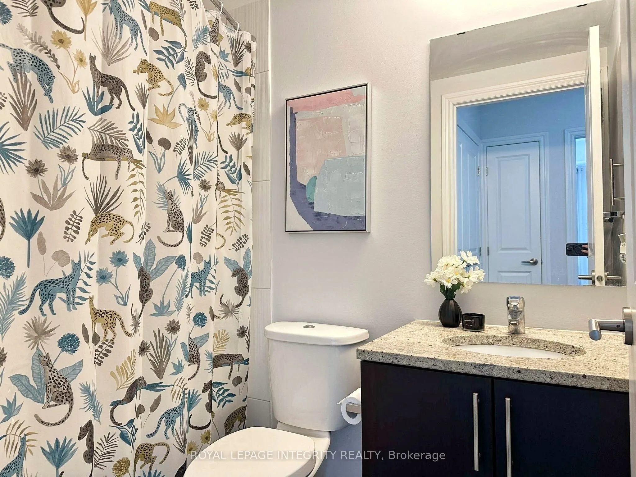 429 Kent Street, #320