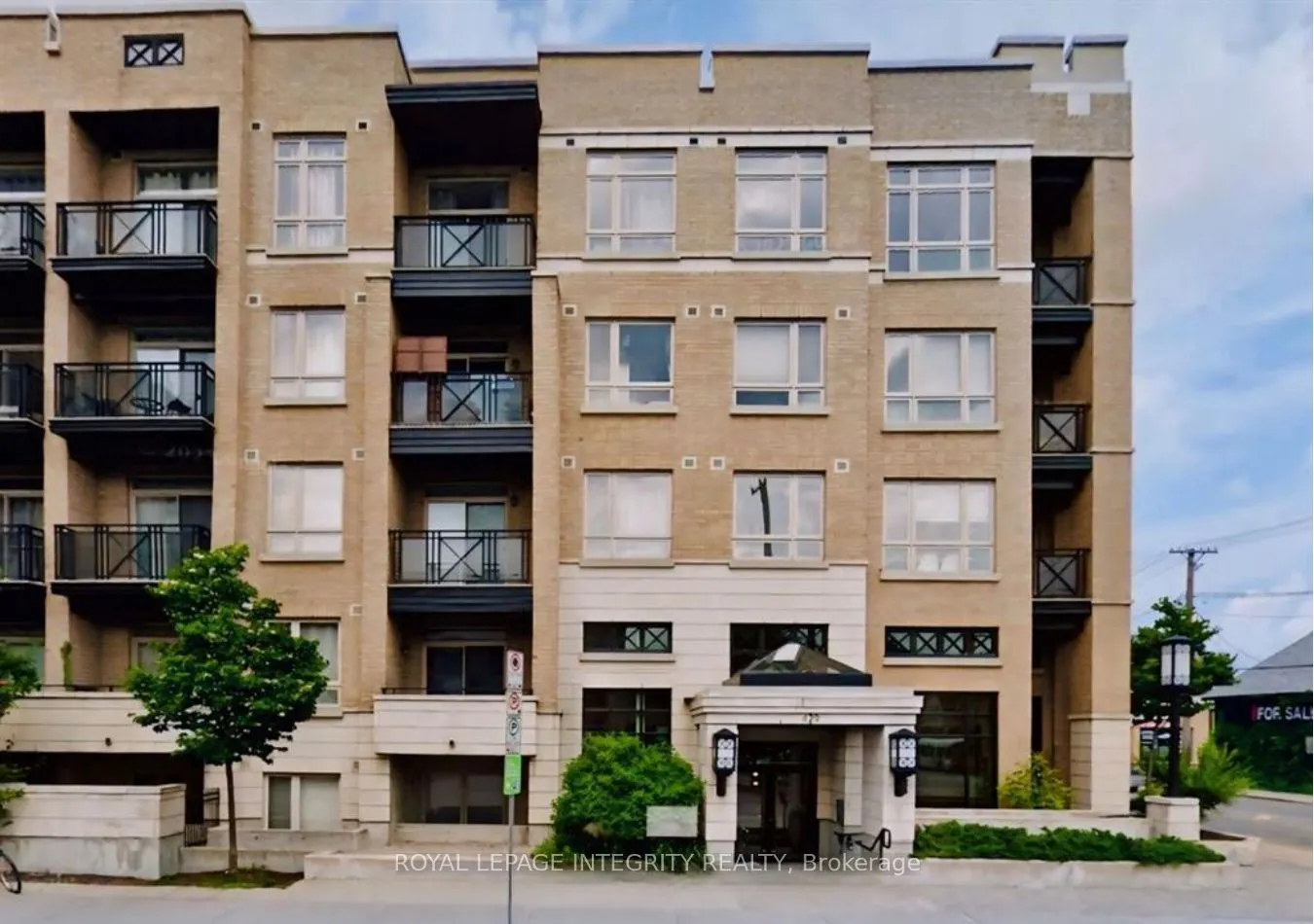 429 Kent Street, #320
