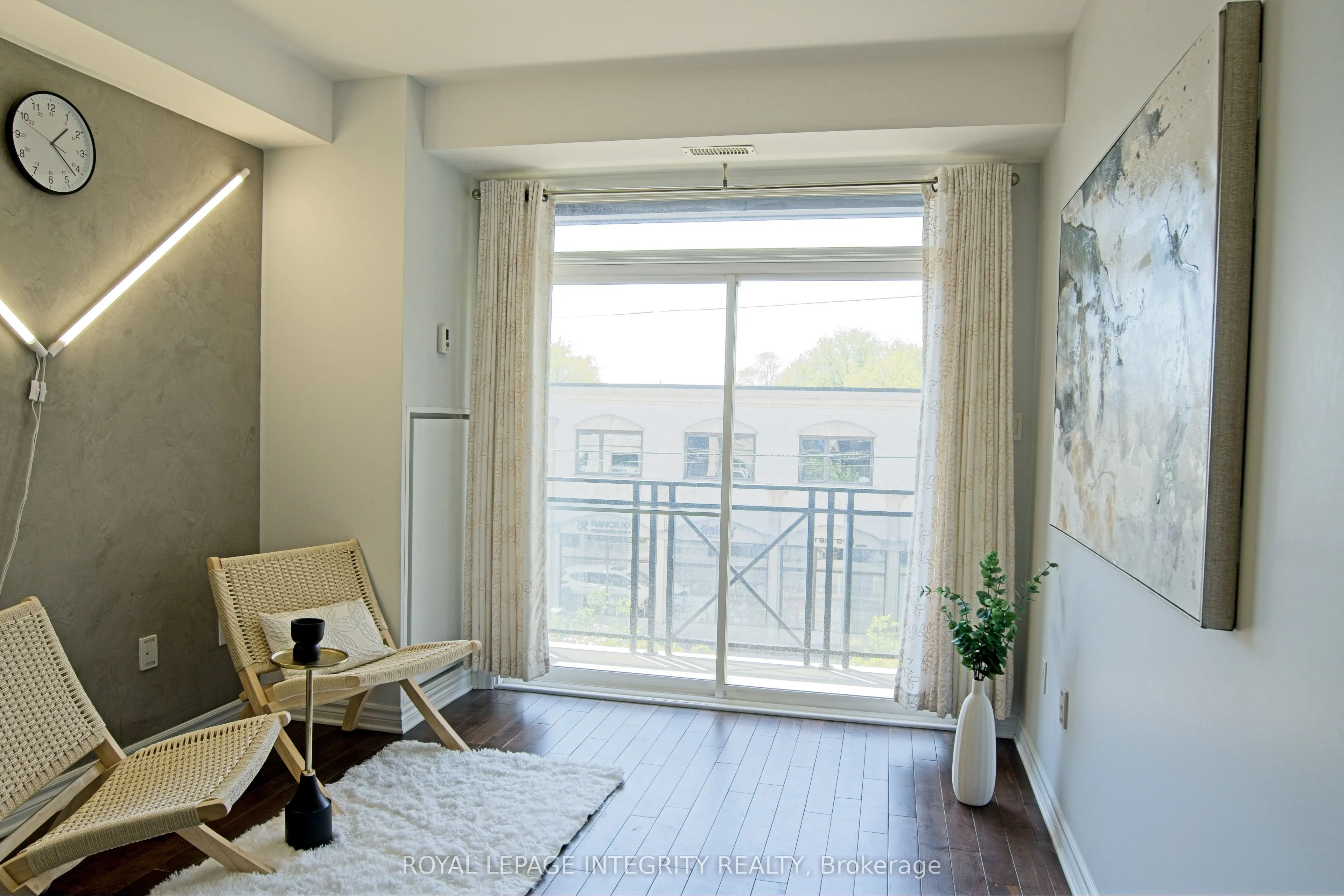429 Kent Street, #320