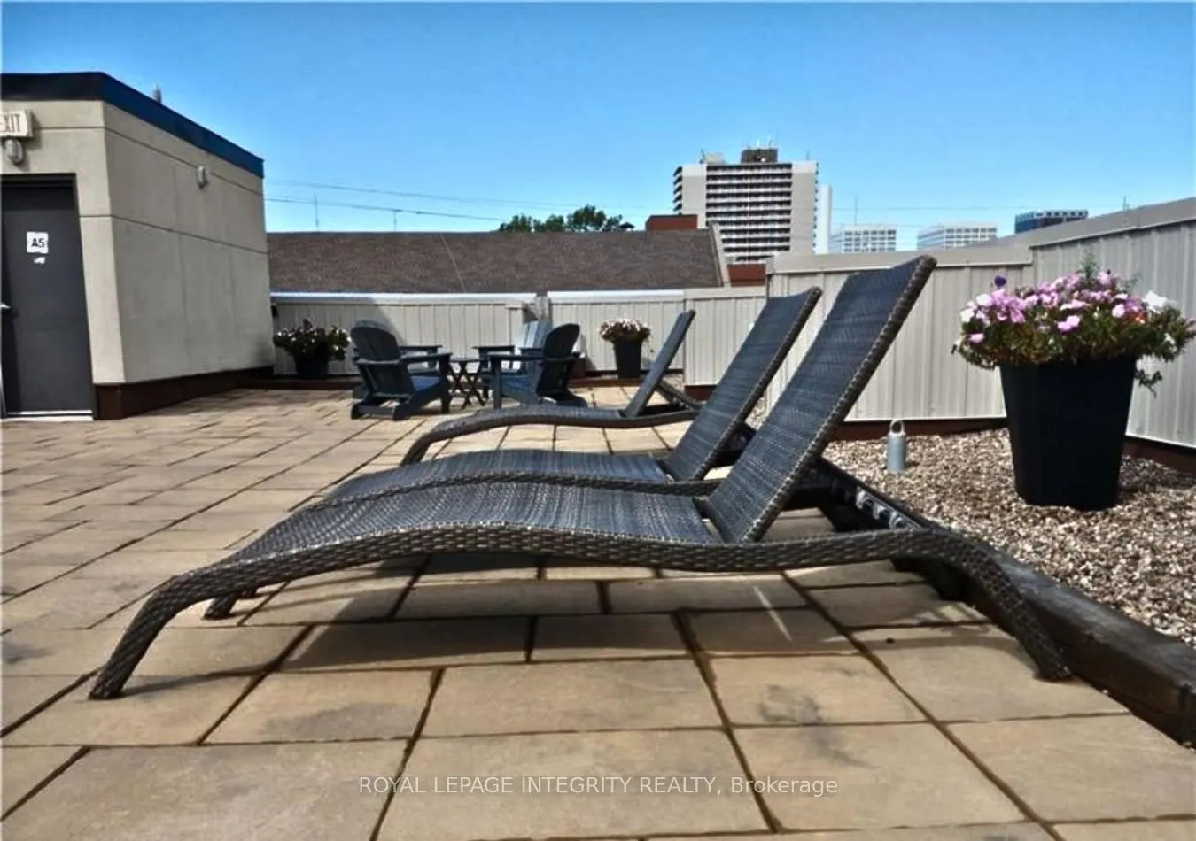 429 Kent Street, #320