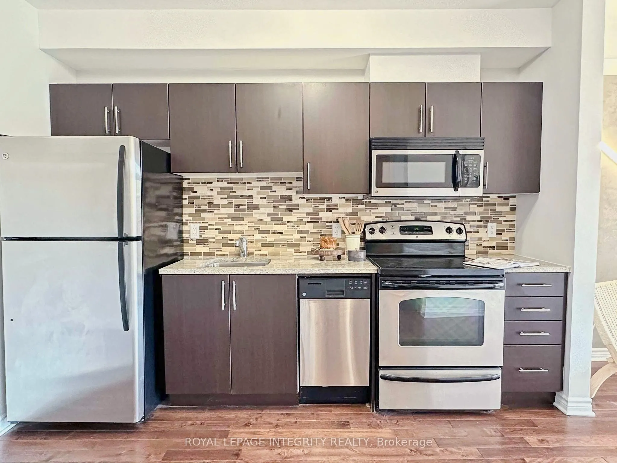 429 Kent Street, #320