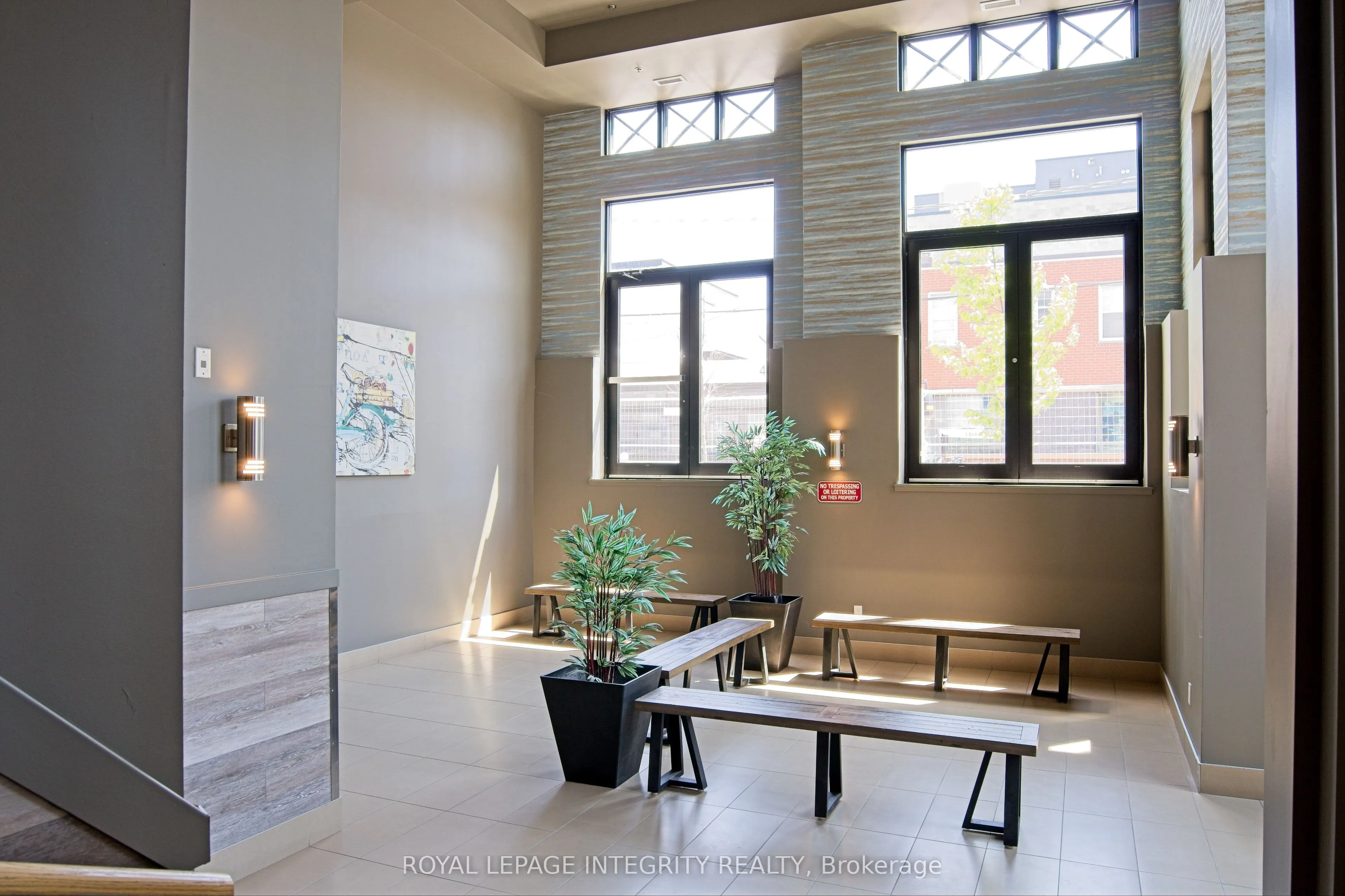 429 Kent Street, #320