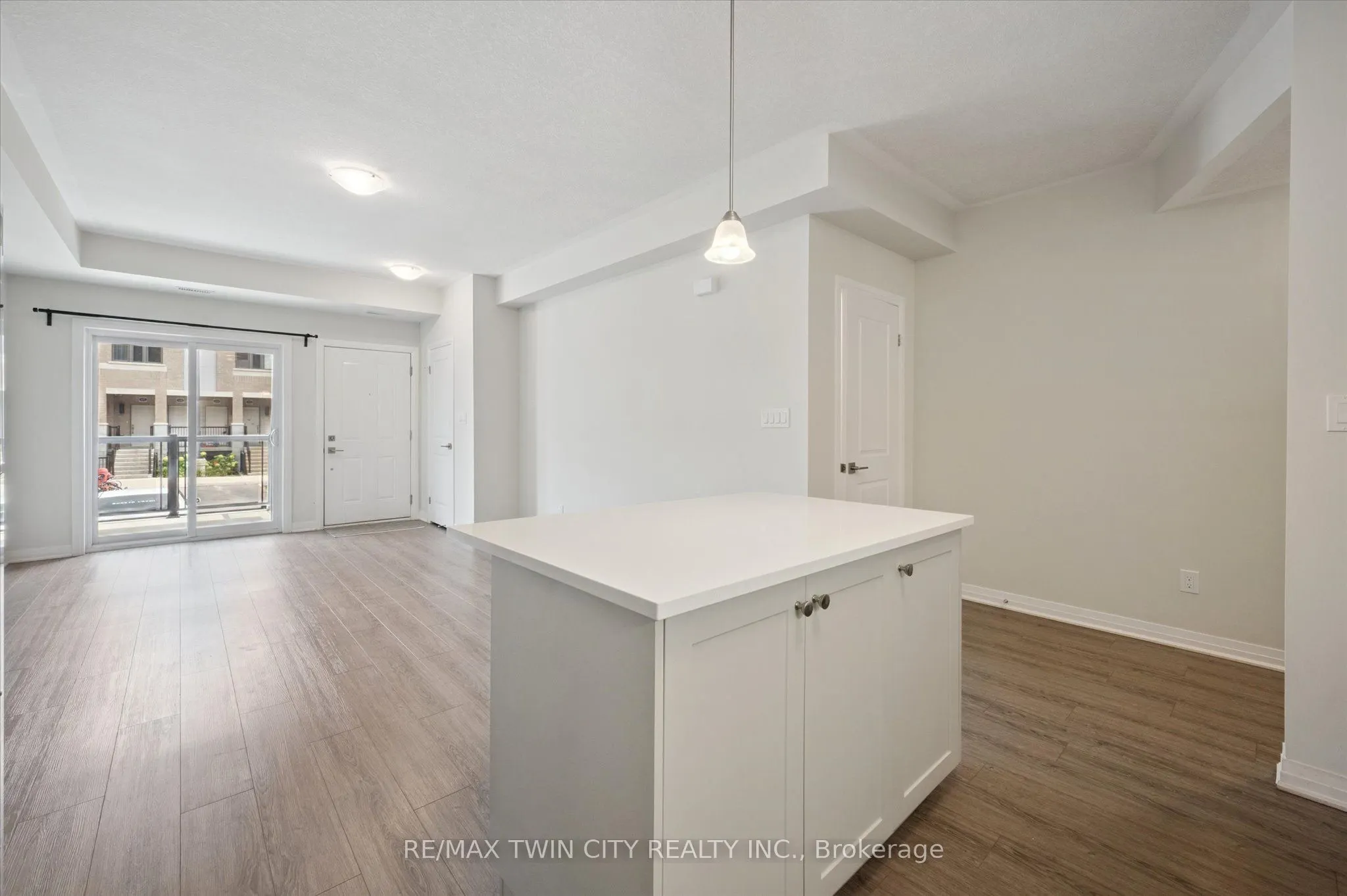 25 ISHERWOOD Avenue, #C34