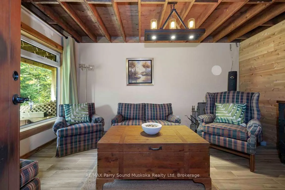 37 LYNBERRY Drive