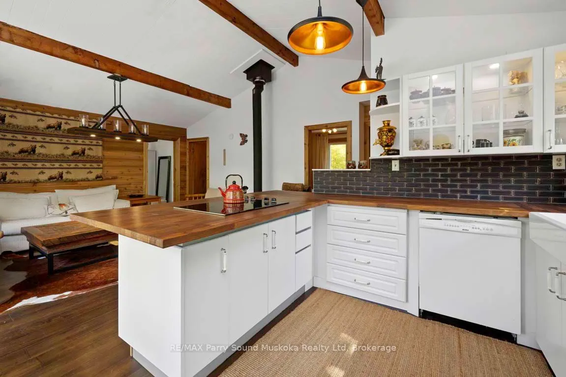 37 LYNBERRY Drive